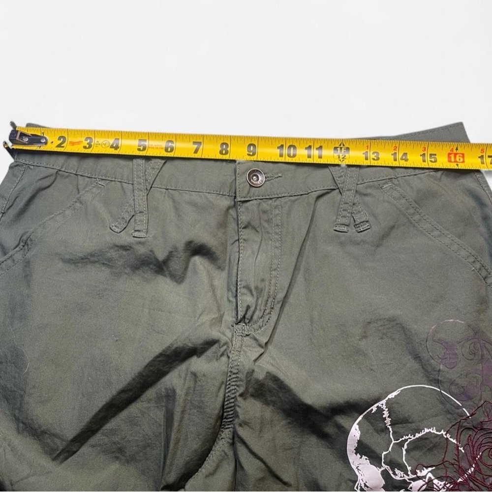 Hot Topic Y2K inspired Army Green Cargos w/ Skull Rose Cross Graphic Sz 9 - Picture 7 of 7